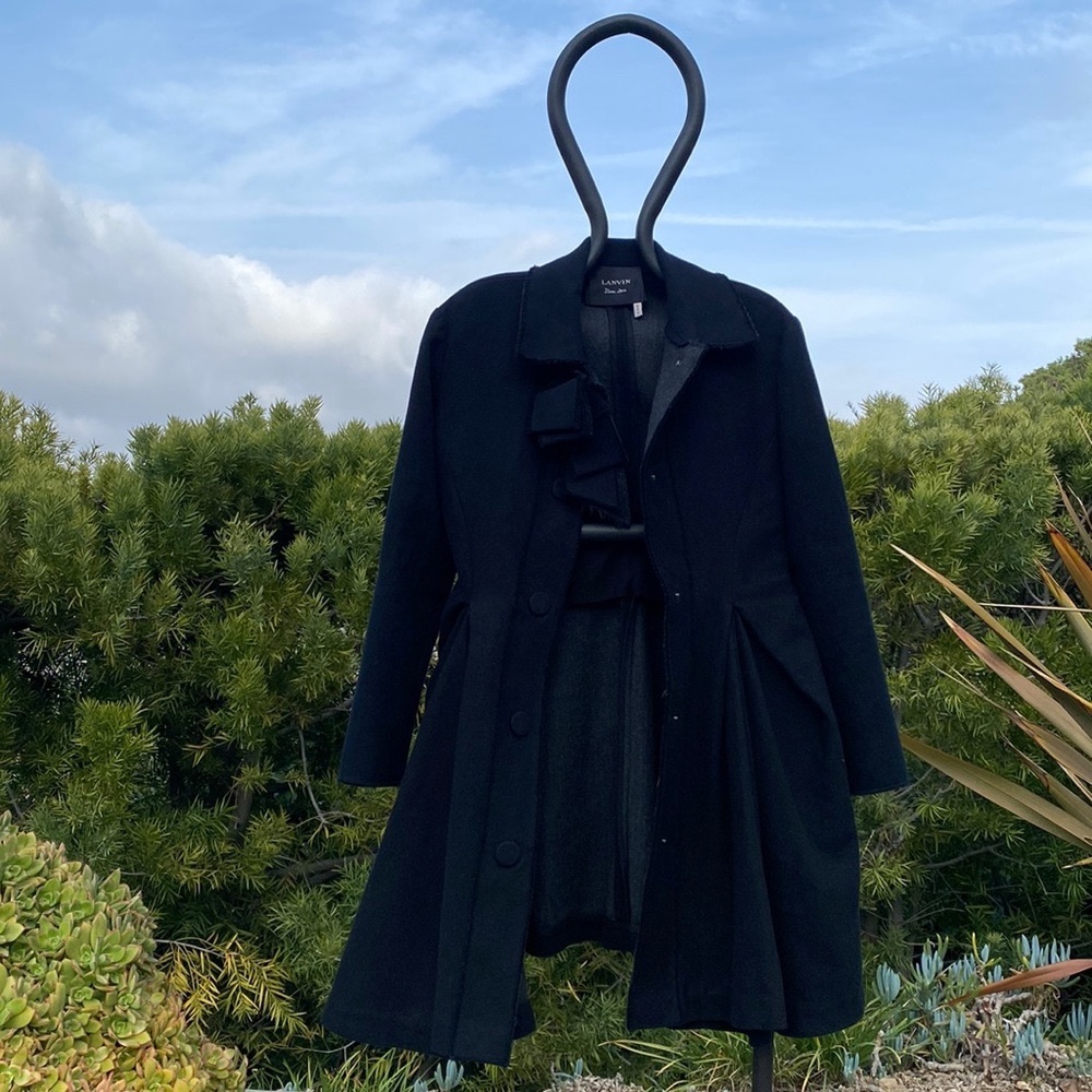 Authentic Lanvin Coat with Draped Collar 🖤